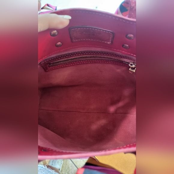 (2) authentic Louis Vuitton Vernis Purses! - Picture 8 of 16